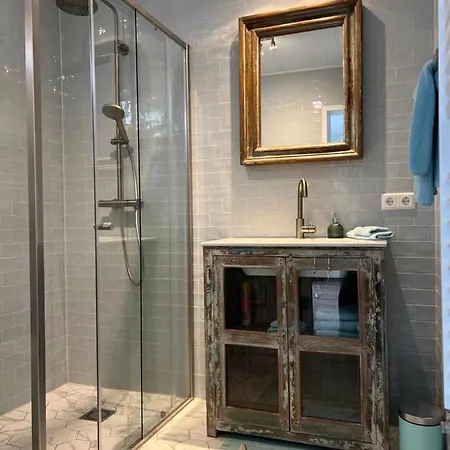 The Coast Beach House Apartment